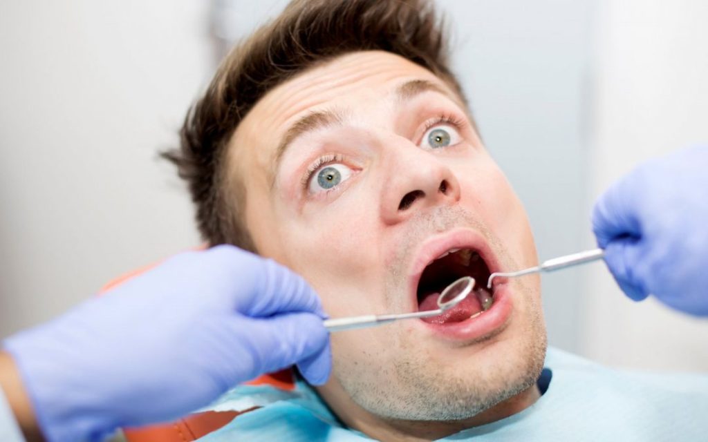 https://dailymagazines.net/wp-content/uploads/2020/04/5-ways-to-Overcoming-fear-of-the-Dentist-1024x640.jpg
