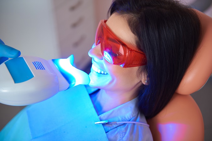 3 Teeth Whitening Tips To Achieve Maximum Results